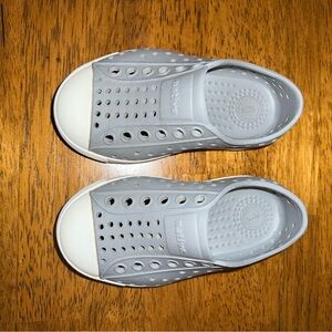 Native Kids Jefferson Water Shoes in Light Gray and White - Slip-On